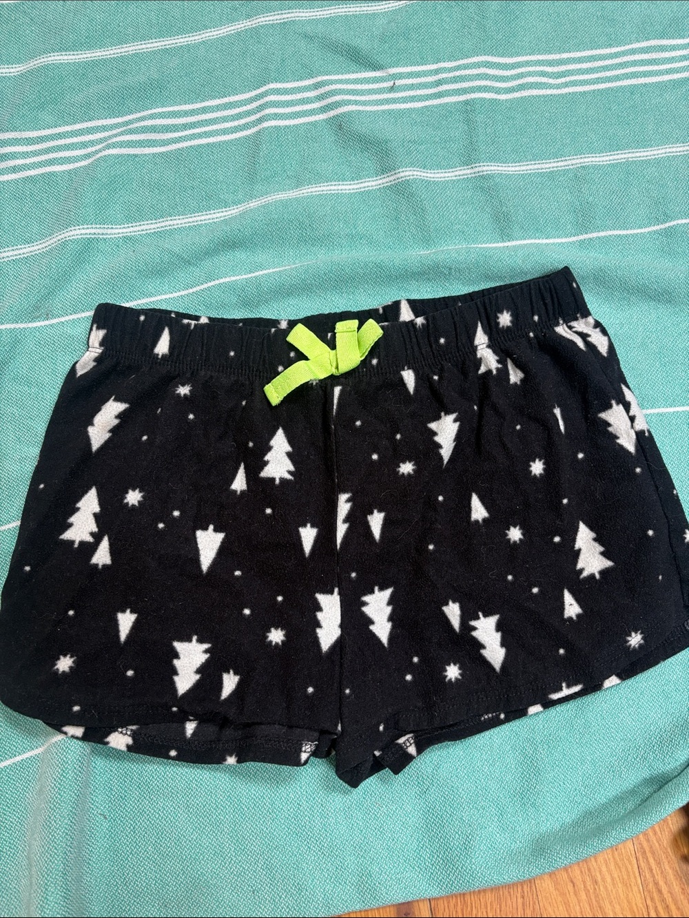 ⭐️ 5 for $25.00⭐️ Old Navy Girls Shorts with Lime Drawstring